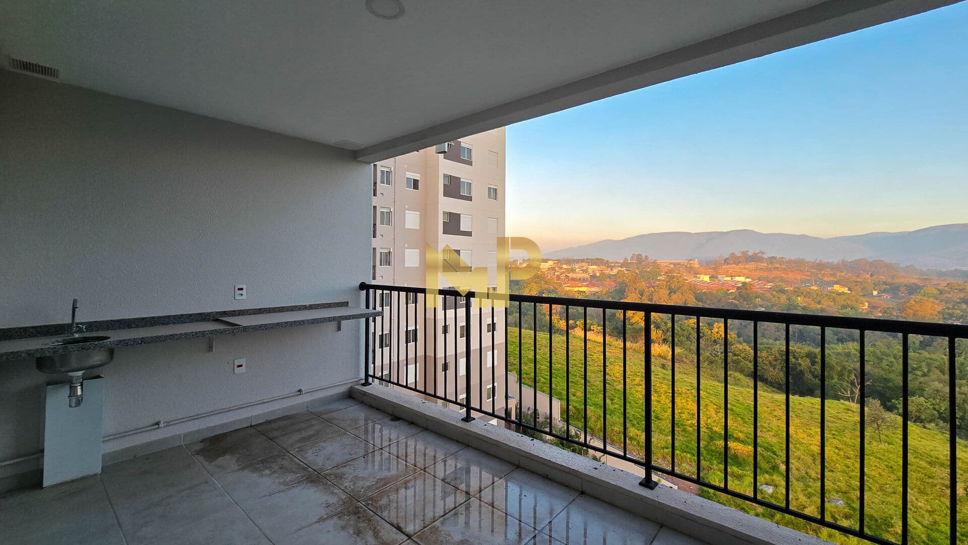 Apartamento à venda no Condomínio La Sierra / Medeiros