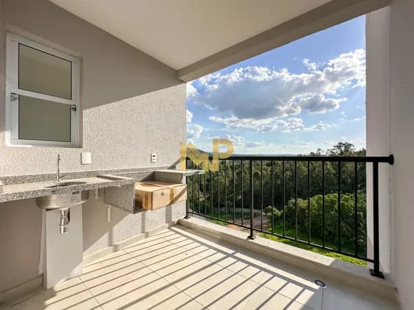 Apartamento à venda La Sierra Medeiros