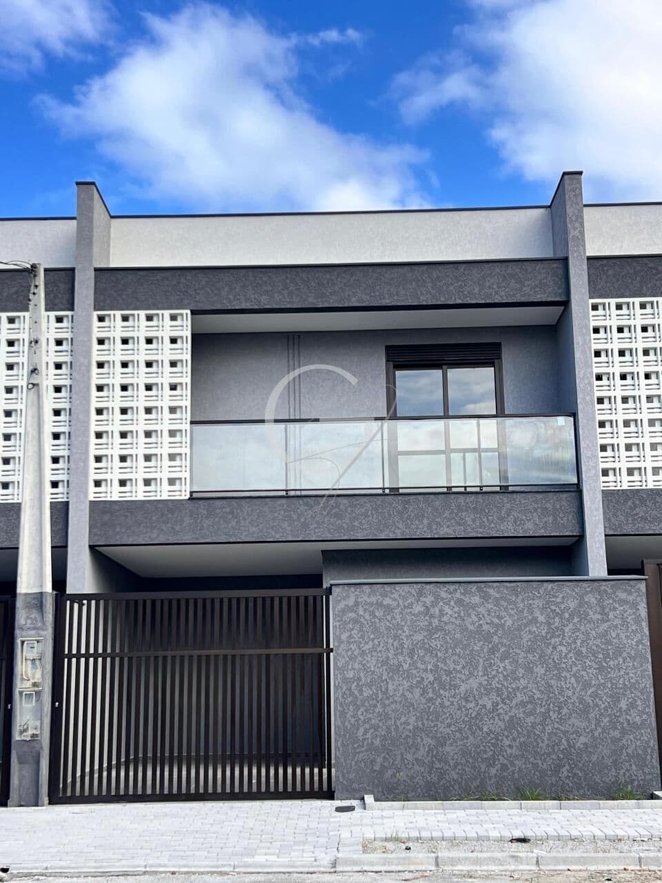 Sobrado em Matinhos - Bom Retiro