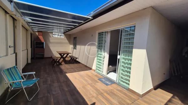 CASA EM CONDOMÍNIO NO BALNEÁRIO BELTRAMI – 3 QUARTOS, FACE LESTE, 300M DO MAR