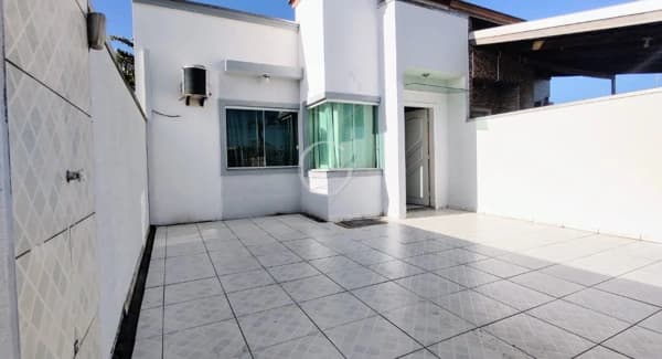 RESIDÊNCIA COM 3 QUARTOS NO BALNÉARIO SHANGRI-LÁ!