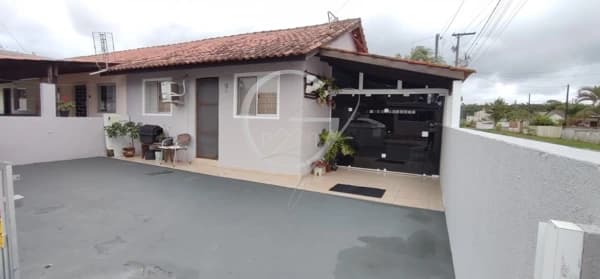 RESIDÊNCIA COM 02 QUARTOS DE ESQUINA- BAL SANTA TEREZINHA