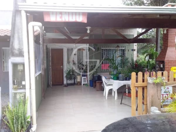 RESIDÊNCIA COM 02 QUARTOS PRÓXIMO AO MAR NO BALNEÁRIO LEBLON