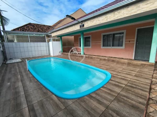 CASA COM 4 DORMITÓRIOS E PISCINA EM SANTA TEREZINHA
