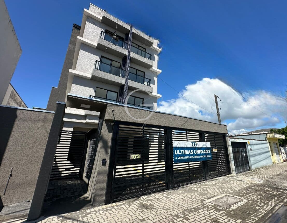 COBERTURA DUPLEX A DUAS QUADRAS DO MAR EM PRAIA DE LESTE!
