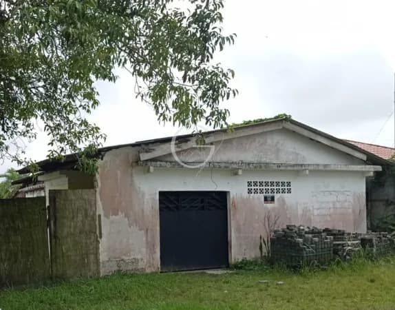 BARRACÃO EM SHANGRI-LÁ