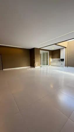 Casa moderna e espaçosa em Franca
