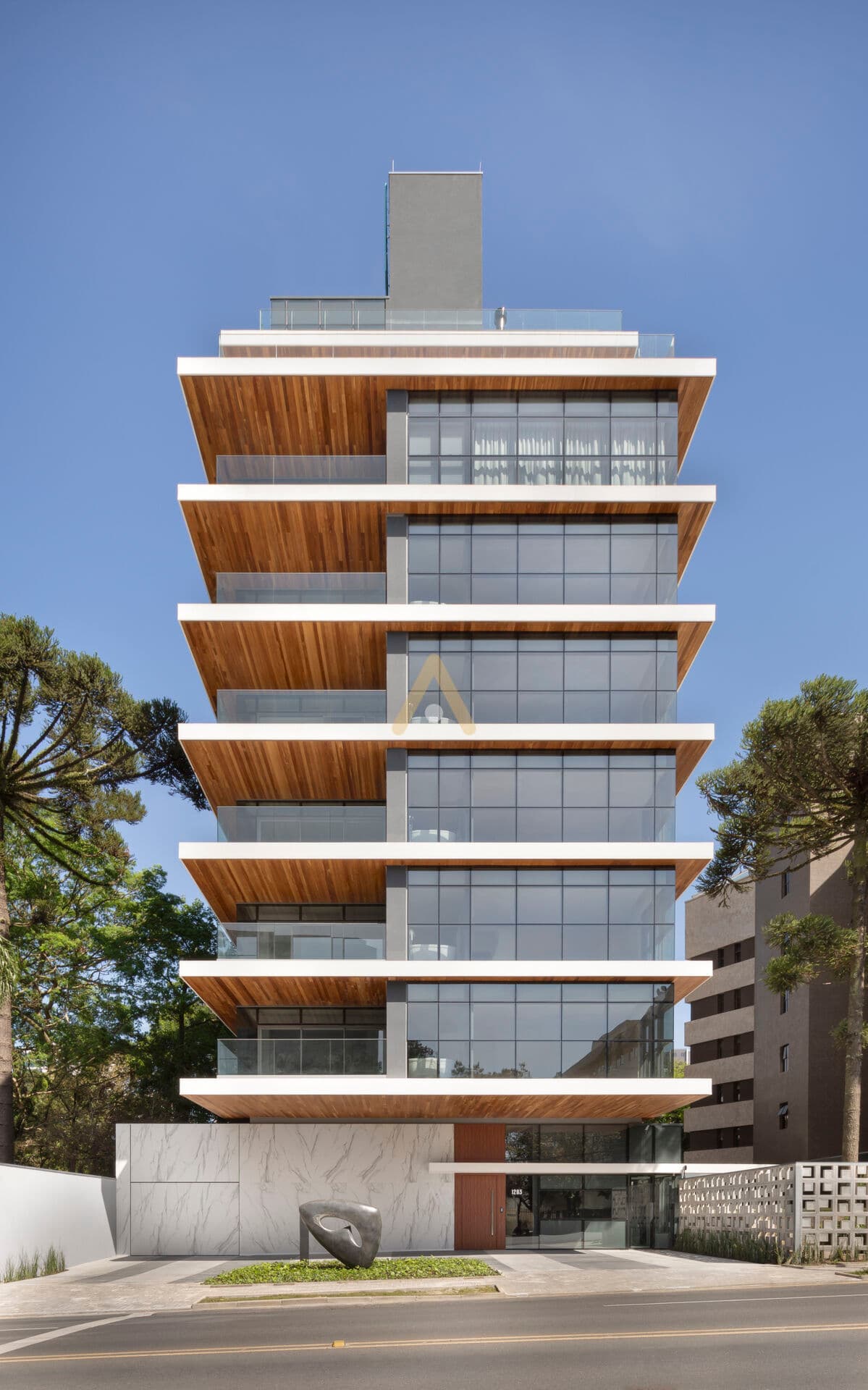 APARTAMENTO ALTO PADRÃO NO CABRAL, COM 3 QUARTOS, A PARTIR DE 190m2