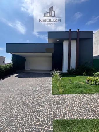 Casa térrea com 03 suítes Condomínio fechado em Valinhos/SP