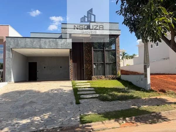 Casa térrea com 03 Dormitórios - Valinhos/SP