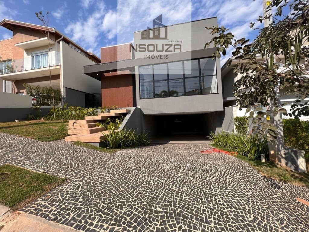 Casa com 03 Dormitórios suítes