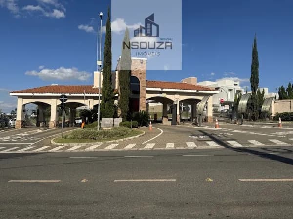 Terreno em condomínio fechado Valinhos/sp