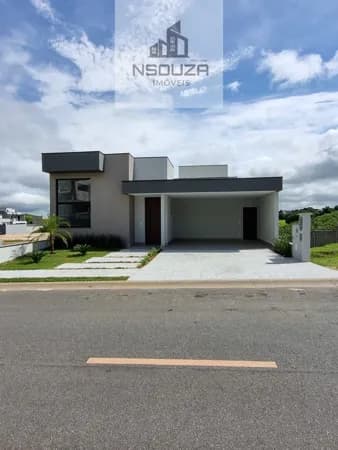 Casa em Condomínio com 03 Suítes