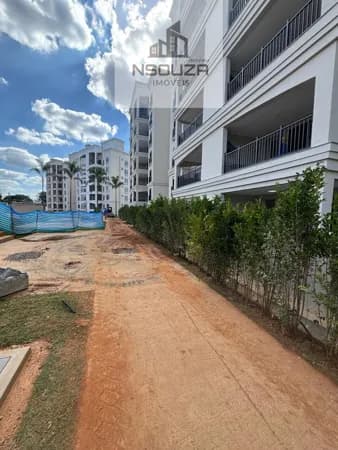 Apartamento com 03 Dormitórios e 02 Vagas