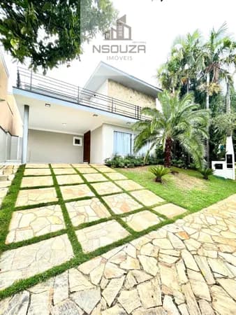 Casa com 03 Dormitórios suíte e 04 Vagas