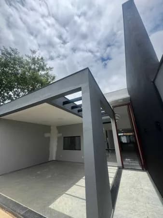 Casa Moderna à Venda no Iporanga