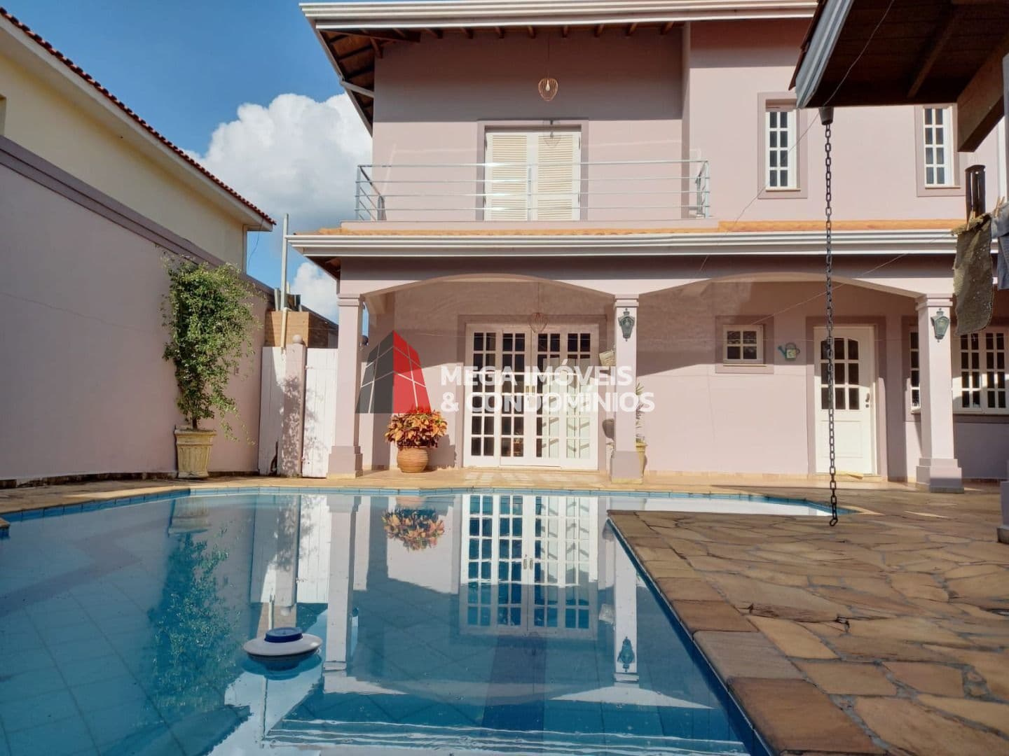 Sobrado com 3 dormitórios à venda, 343 m² - Jardim Itaperi - Atibaia/SP
