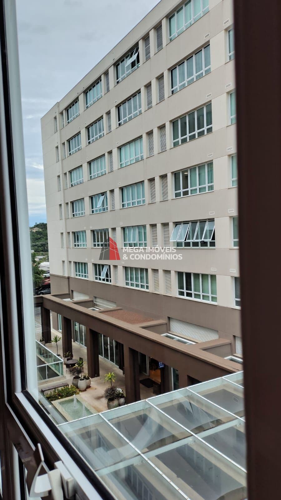 Sala comercial no bairro Alvinópolis em Atibaia-SP, com 51