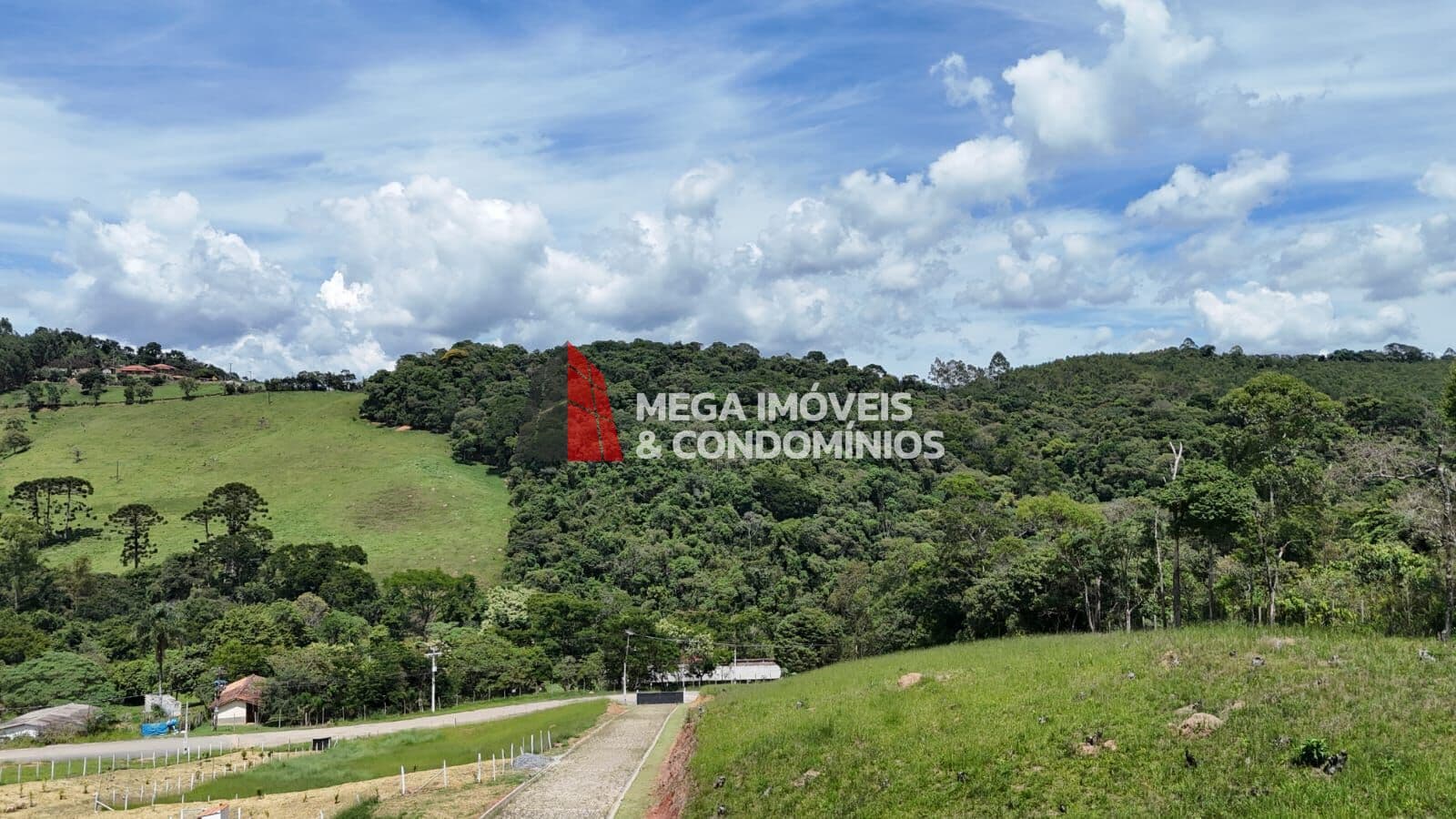 Lote/Terreno em Nazaré Paulista - Centro