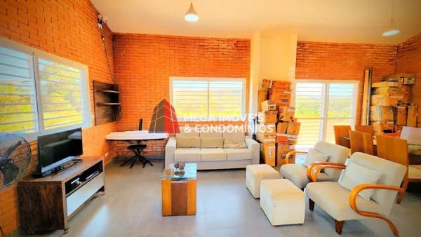 Linda propriedade a venda em Capitolio MG, com uma casa ecologica sustentavel, rodeado a natureza