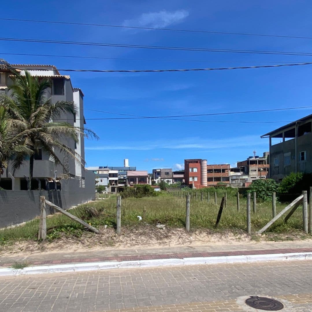 Terreno à Beira Mar em Itaóca Praia, ES