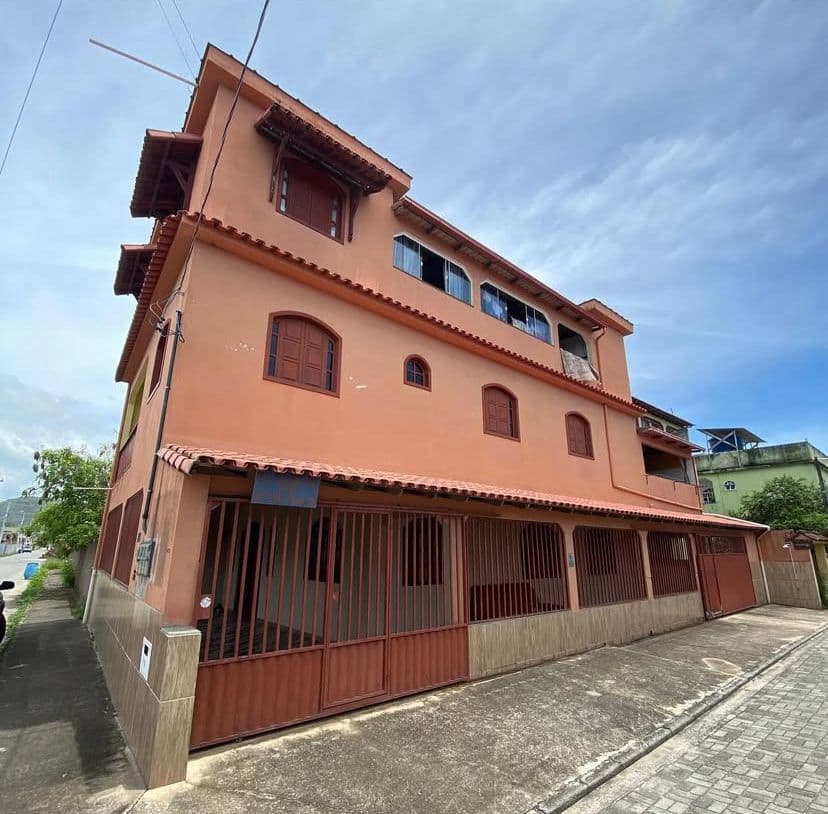 3 Casas à Venda em Itaóca Praia!