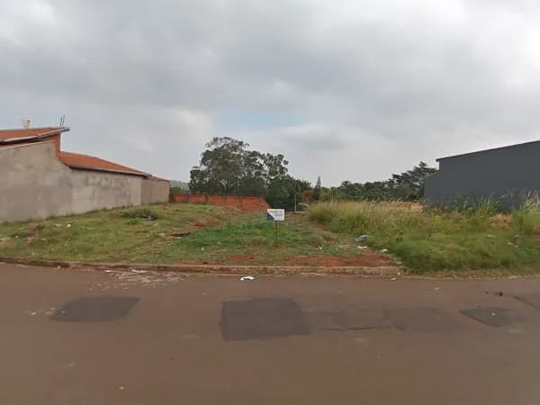 Lote/Terreno em Leme - Jardim Graminha