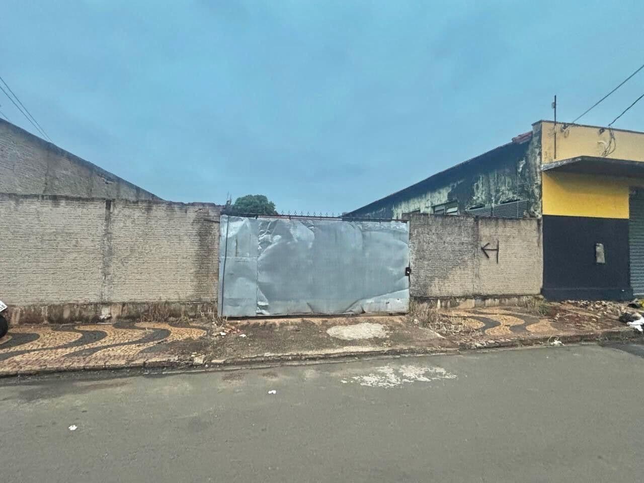 Lote/Terreno em Leme - Jardim Eroísi