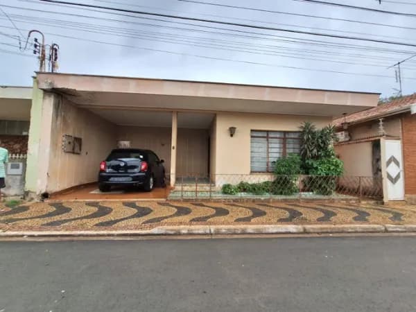 Casa em Leme - Centro