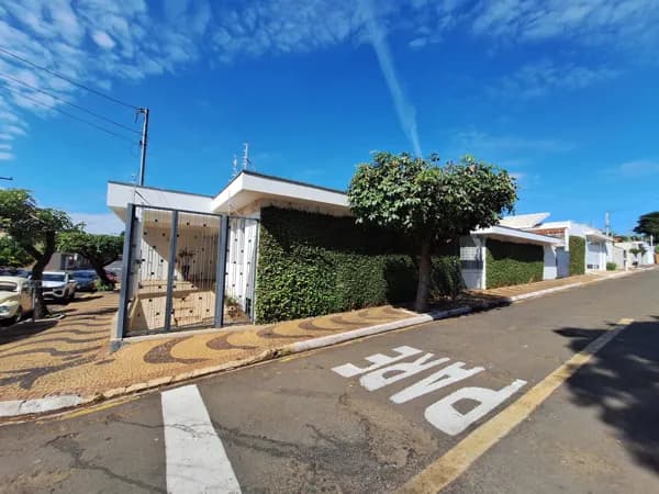 Casa em Leme - Centro