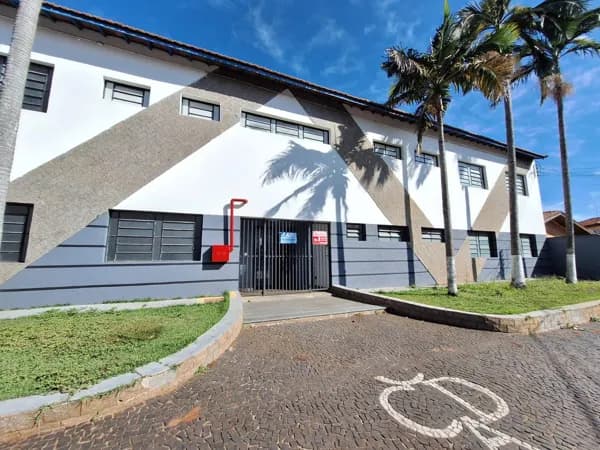 Prédio/Edifício Inteiro em Pirassununga - Rosário
