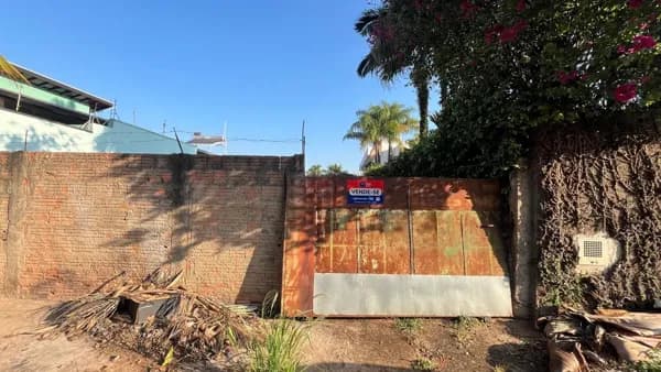 Lote/Terreno em Leme - Vila Bom Jesus