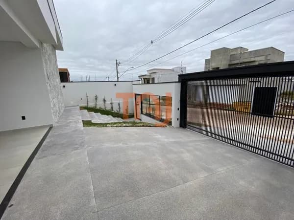 Casa Térrea de Alto Padrão no Bairro Asturias – 3 Suítes, Vista para as Montanhas e Área Gourmet Integrada!