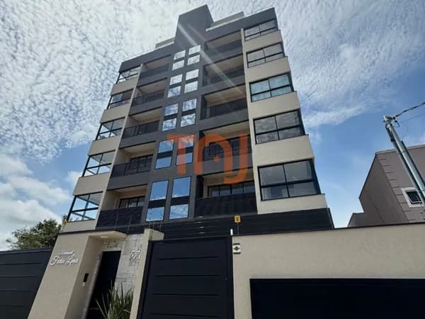 Apartamento de Alto Padrão no Edifício Faria Lima – 2 Quartos, Suíte, Vista Privilegiada e Área Gourmet na Cobertura!