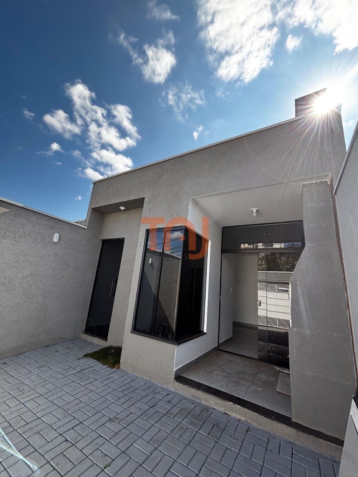 Casa nova térrea com 3 quartos sendo 1 suite à venda no Parque Real – Pouso Alegre