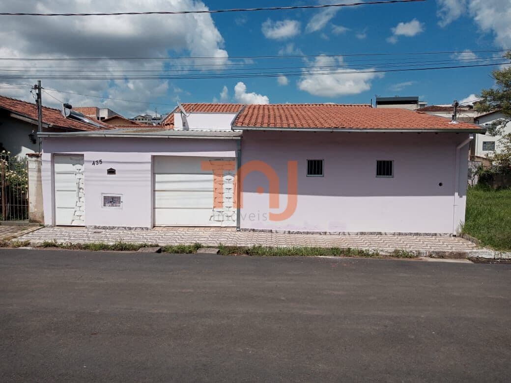 Casa térrea- Bairro-João Paulo II, Pouso Alegre/MG