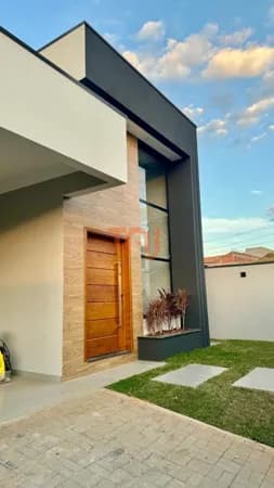 Residencial Serra Morena: Casa com 3 Quartos, Suíte Master e Lazer Integrado à Cozinha!