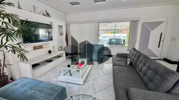 Casa no Parque dos Pássaros com piscina, 4 dormitórios e 4 vagas