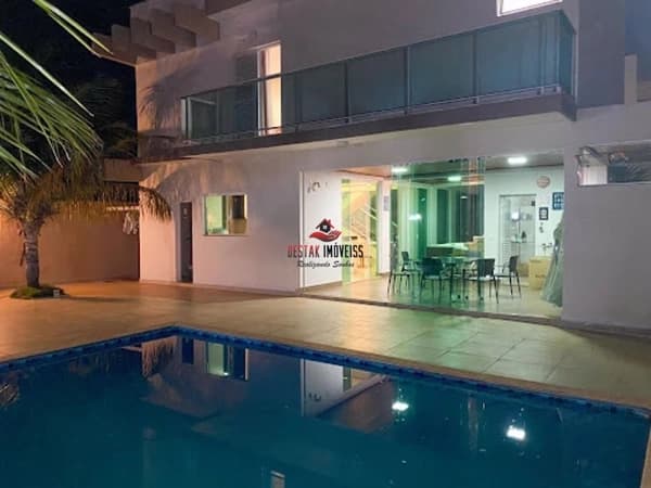 Casa com 4 quartos à venda no Bairro Jardim Karaíba - Uberlândia/MG