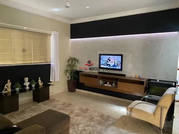 Casa com 3 quartos à venda no Bairro Pampulha - Uberlândia/MG