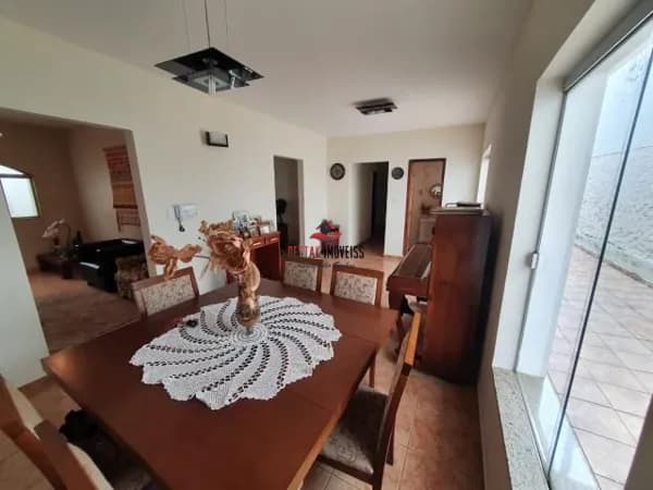 Casa com 3 quartos à venda no Bairro Rezende - Uberlândia/MG