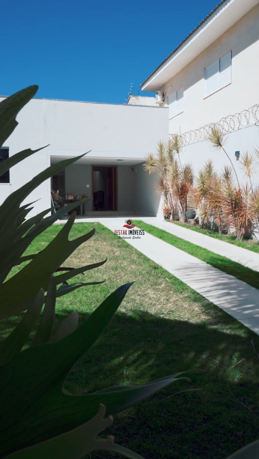 Casa à venda no bairro Jardim Karaiba - Uberlândia - MG