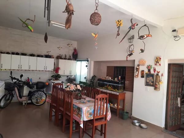 Sobrado com 3 quartos à venda, bairro Minas Gerais - Uberlândia/MG