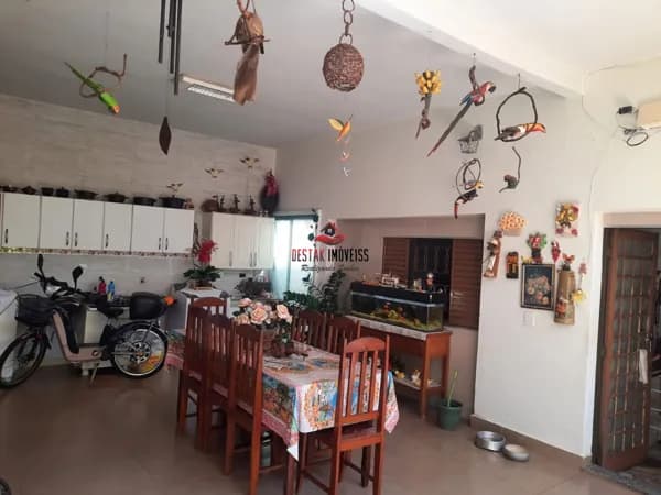 Sobrado com 3 quartos à venda, bairro Minas Gerais - Uberlândia/MG