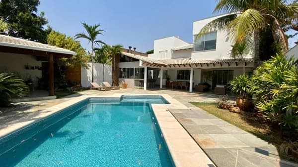 Casa com 4 quartos à venda no Bairro Jardim Karaíba - Uberlândia/MG