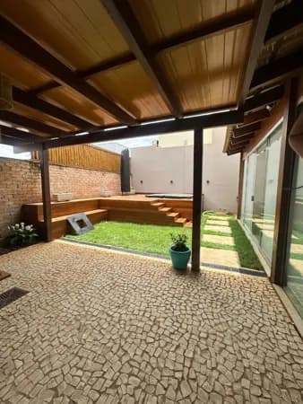 Sobrado em Uberlândia - Lagoinha