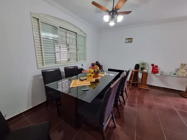 Casa com 3 quartos à venda no Bairro Cidade Jardim - Uberlândia/MG