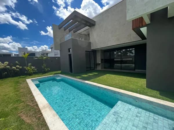 Casa com 4 quartos à venda no Condomínio Jardim Versailles - Uberlândia/MG