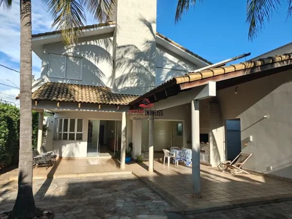 Sobrado com 4 quartos à venda no Bairro Jardim Karaíba - Uberlândia/MG