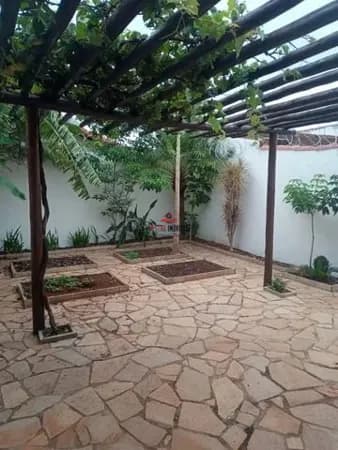 Casa com 3 quartos à venda no Bairro Segismundo Pereira - Uberlândia/MG